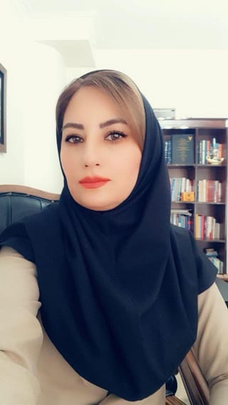 دکتر شقایق اکبری دکتر شقایق اکبری